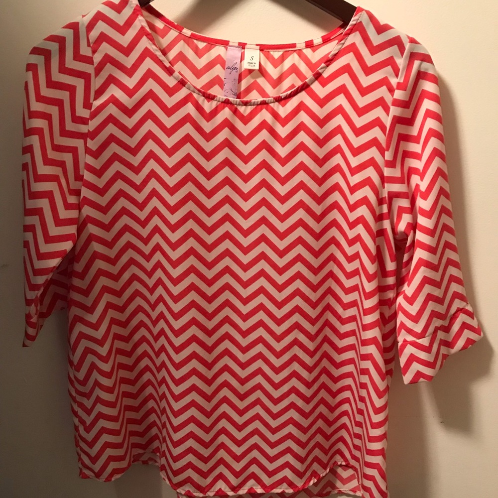 Alya pink chevron printed blouse top - size small